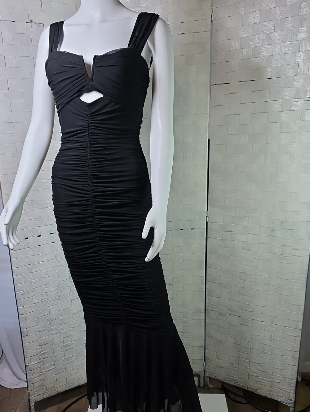 SELFIE LESLIE DRESS